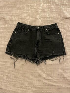 High-Waist Black Distressed Denim Shorts - Forever 21